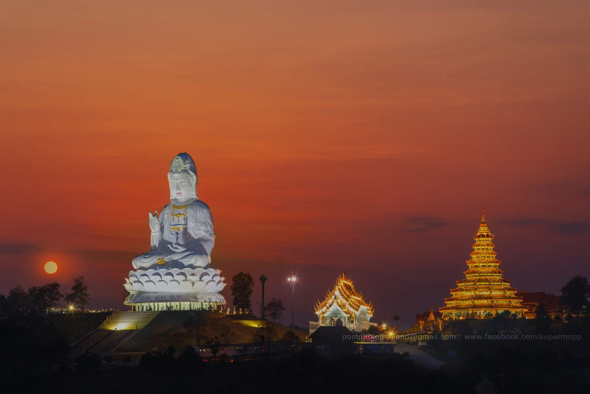 Wat Huay Pla Kang